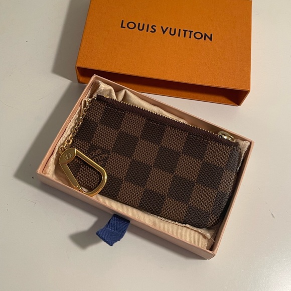 Louis Vuitton Key Pouch - Like New Condition - Picture 5 of 7